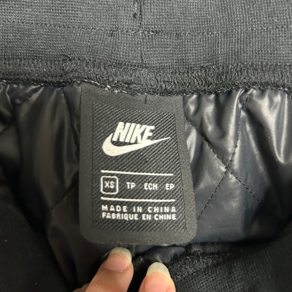 Nike Women's Sportswear Quilted Jogger Pants XS Streetwear Techwear Athletic - Picture 15 of 16
